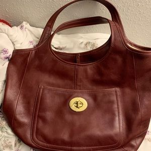 No name brand maroon tote